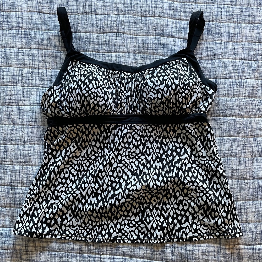 Caribbean Joe Black & White Ikat Tankini Too